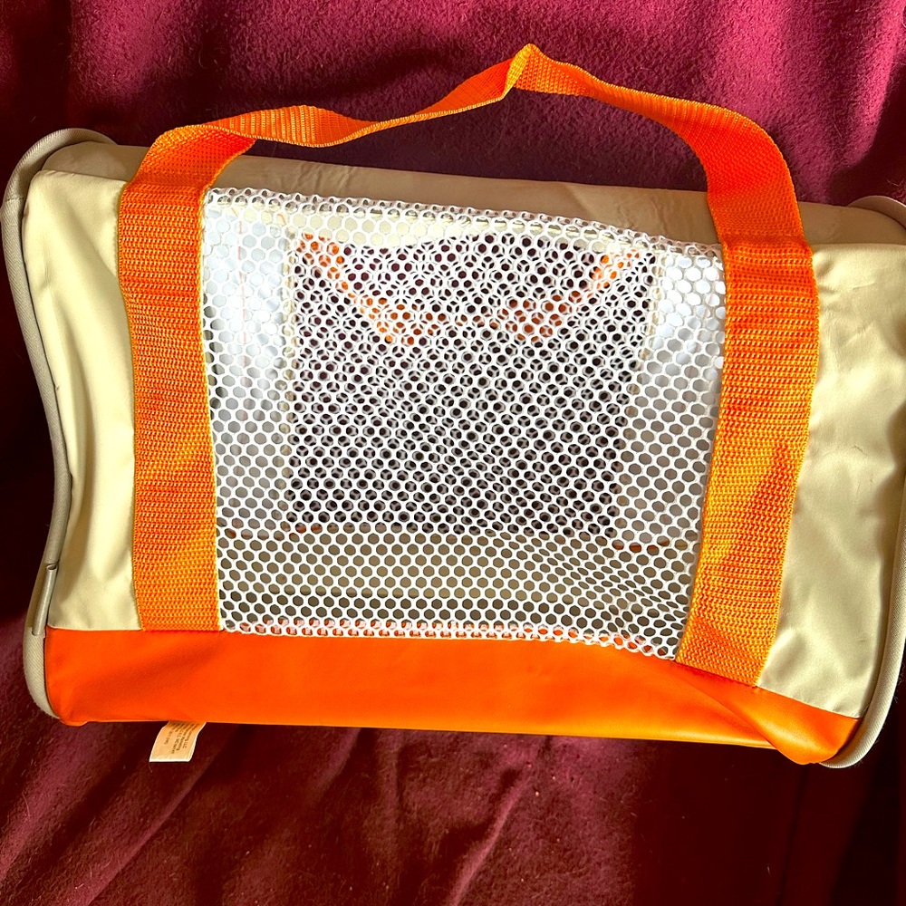 Pet carrier